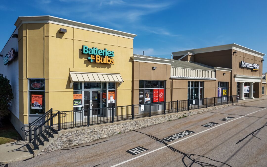 SUMMIT REALTY PARTNERS SELLS WOODBURY CORNER SHOPPING CENTER IN NEWINGTON, NH FOR $2,900,000