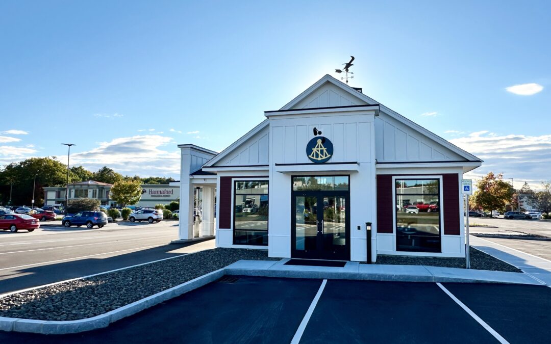 SUMMIT REALTY PARTNERS NEGOTIATES NEWBURYPORT BANK’S RELOCATION TO BRAND NEW BUILDING ON A PAD SITE TO HANNAFORD IN EXETER, NH; FORMER SPACE IS NOW AVAILABLE FOR LEASE